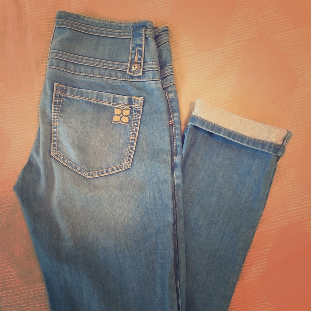 BCBG high waste skinny button front. Size 26
